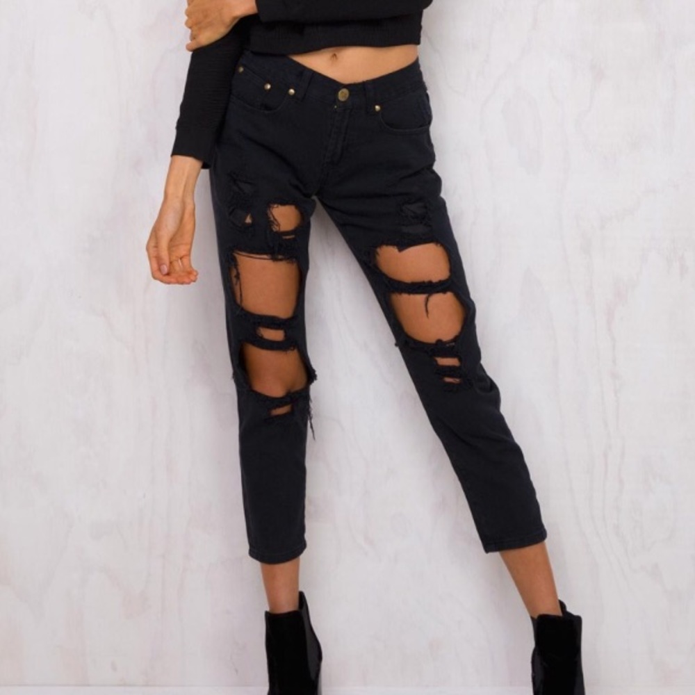 Black distressed boyfriend jeans
